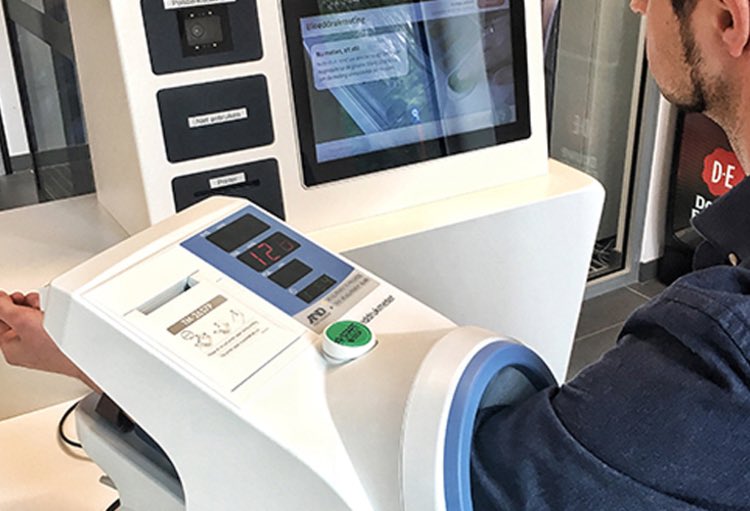 numerikare's tweet photo. Les patients invités à faire eux même leurs premiers tests au service des urgences de Gand https://t.co/D0Qjb93KdX @uzgent @BeWellInno @AbdhBvzd @Freedoc_be @NatSchirvel @drDBHG @82Krol @dr_wardsam #BeHealth https://t.co/eRKwJhT81N