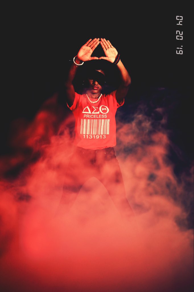 BoydShotImages's tweet image. “We are all 25 Portraits of Perfection
I am the 6 of the line. Known in DeltaLand as “Abstract” 🐘🔺 #BoydShotImages