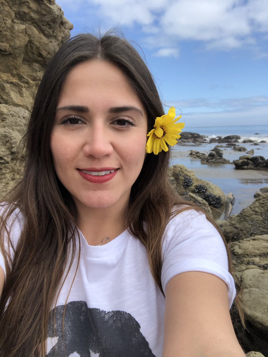 anneidy_solis's tweet photo. I never sat by the shore under the sun with my feet in the sand... But you brought me here and I'm happy that you did... Cause now I'm as free as birds catching the wind https://t.co/p7u6EVOhm8