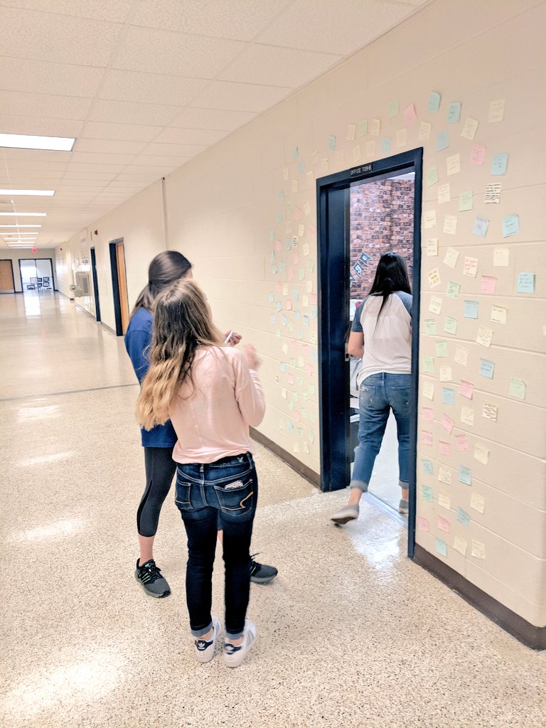 nshelESL's tweet photo. @theoryofpace Thanks Layla, Karoline, and Lauren for showing your appreciation of our ELs! You made our day (and year)! Your kindness helped us feel seen and included. #ESL #WeAreAtlee #KindnessMatters #ELLs https://t.co/AQjIWO0s0x