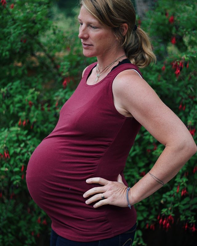 MaternitySewing's tweet photo. If you've got a t-shirt pattern that fits you and you like to sew there's no need to re-invent the wheel when you get pregnant. On the blog today we have a tutorial to show you how to take any t-shirt pattern and turn it into a maternity shirt with a gat… https://t.co/7cfUoSOTAs https://t.co/a35l2KDwsz