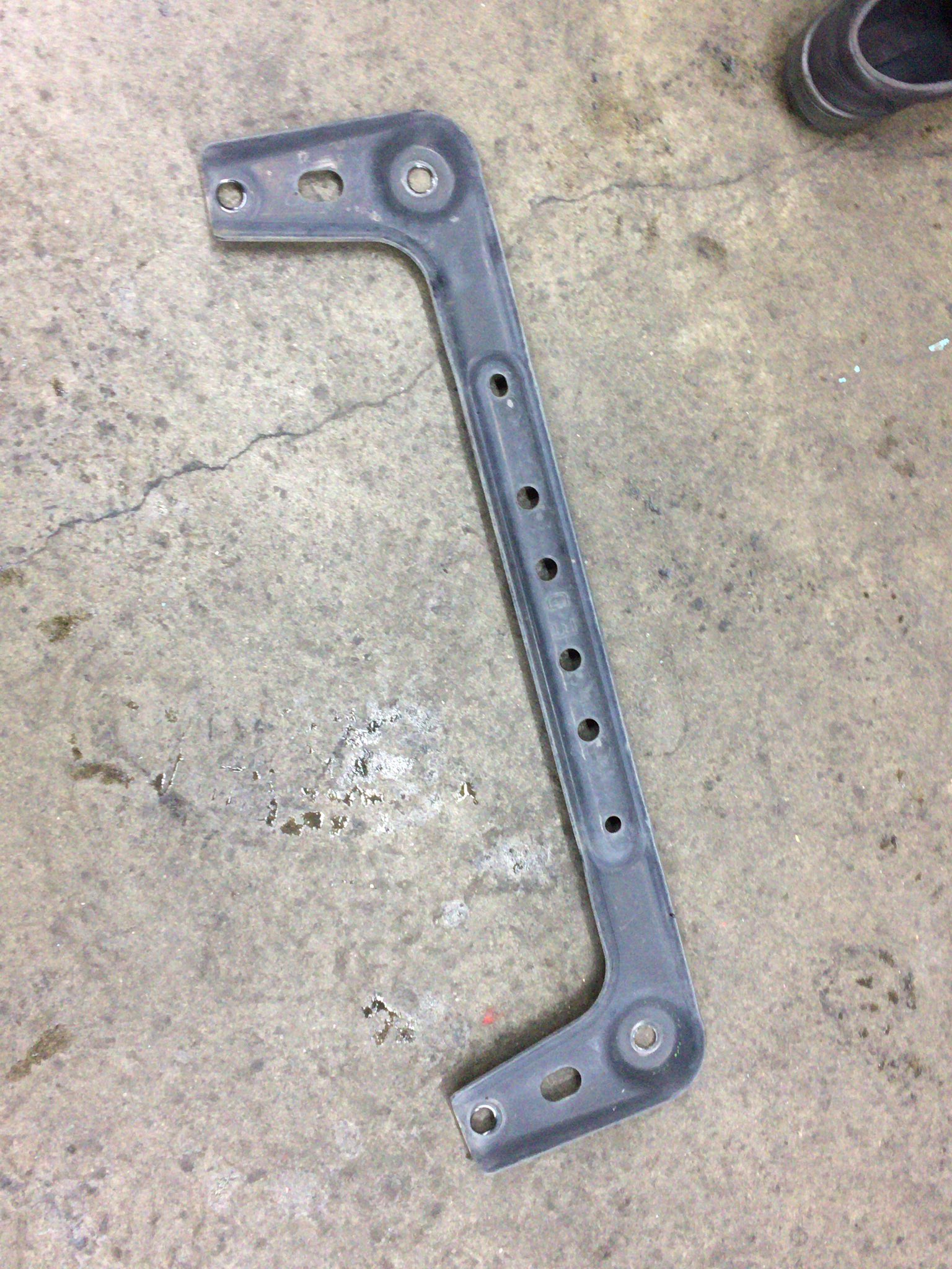 ヒナボー タイヤ Atr Sport 123s 185 55r15 そんな微妙なサイズを純正にすんなと言いたくなるサイズ これがまた高いタイヤしかないので 安いアジアンでグリップしそうなタイヤを勘で購入 これがまた酷い消しゴムタイヤでして 熱ダレが半端じゃ無い