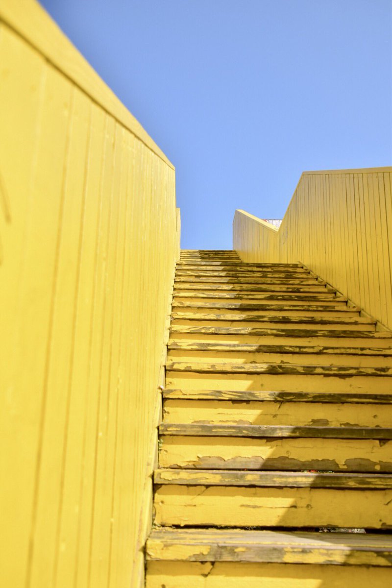 estobati's tweet photo. Walking bridge yellow @rotterdam https://t.co/knV5MZKlrA