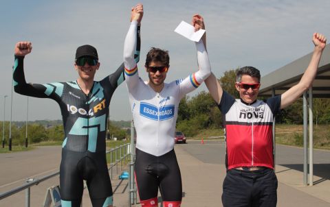 VeloUK's tweet photo. Report: Masters Grand Prix

Colin Ward and Andy Lyons race winners at the Masters Grand Prix on Easter Monday at the Redbridge Cycle Centre
https://t.co/FVzipaHvH4

Brought to you by @BrotherCycling #Brother4Results https://t.co/YpZ0XUM5Lf