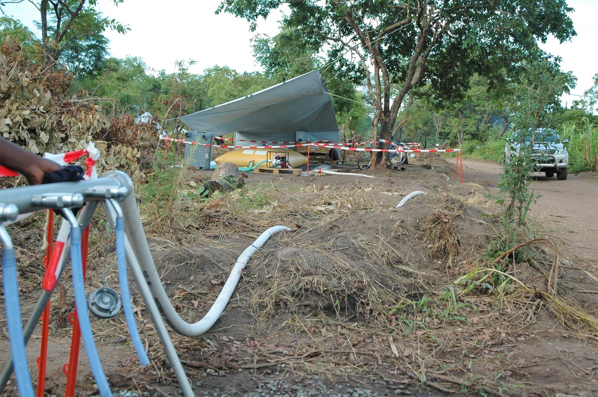 SolidarMed's tweet photo. #idaicyclone @DEZA @SwissHumAidUnit @solidarsuisse Danke für die lebensrettende Unterstützung - #wasser ist #Leben. Ein beispielhaftes temporäres Wassersystem für die betroffenen Menschen welche - für immer - umgesiedelt werden mussten. Weiter so! #humanitarian #Swiss #Impact https://t.co/enEFb5j8Gu