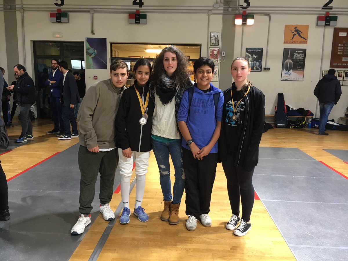La_robera's tweet photo. Cerramos la temporada autonomica de l@s mas peques cargada de reconocimientos. sabado una plata en Jocs Esp. en la categoria M-14 de espada femenina y domingo en el Criterium Autonomic cinco oros,tres platas y cuatro bronces de nuestr@s M-10 y M-12 de sable femenino y masculino https://t.co/zAFvDPOG27