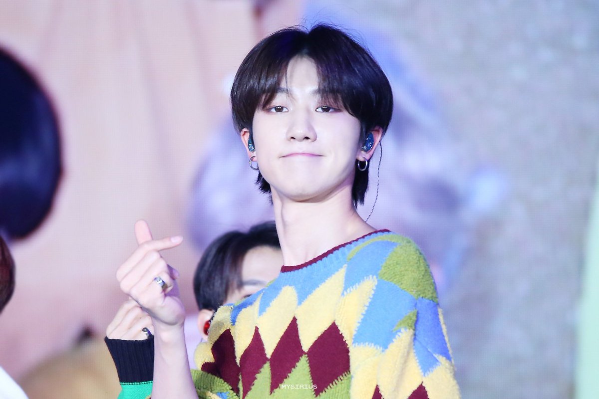 Tuhuyna's tweet photo. Pic1: Thính của a đấy, em có nhận không??😉😉
Pic2: Thử không nhận coi!!😒😒
~~ Ôi ôi, thính lành hay thính độc e cũng nhận hết nhé😅😅
#THE8 💙
#SEVENTEEN 💎
#HARUTOUR 💎 https://t.co/prIG02p1Nj