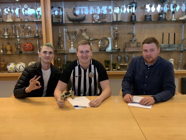 Fyrsti eSports leikmaður KR!🎮 Meira síðar <a href="/orrrrrrrri/">Orri Fannar Þórisson</a>