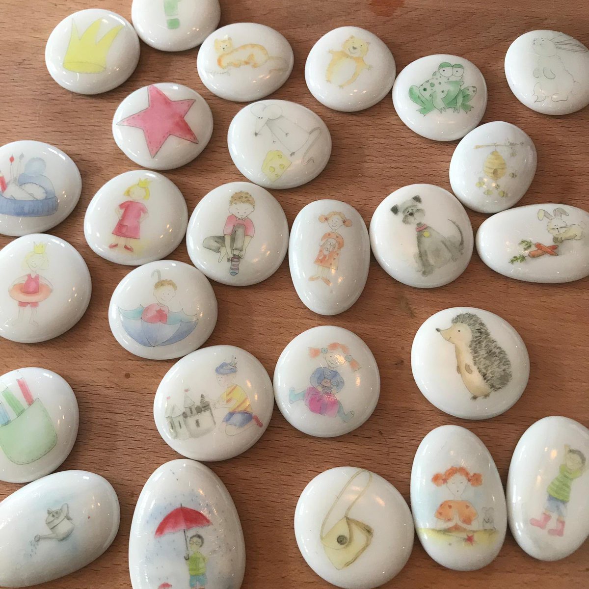 down_memory's tweet image. As well as #StoryStones we have developed #ListeningStones These Special Stones are designed to be held quietly when it’s important to do so. Children can take them to a quiet place and listen to the World around them #learning #understanding #reflecting #thinking ⭐️