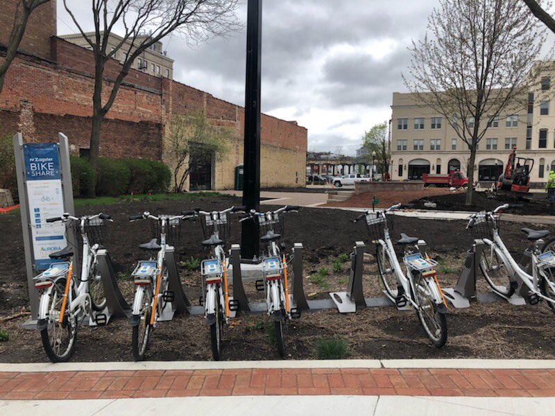 KevinWeis11's tweet photo. Aurora public bikes can be used to promote environmental history, while traveling through a Spanish community, at X mph #edu3620 #highschoollessons #AUSpartanExperience https://t.co/DzNdfk3qLr