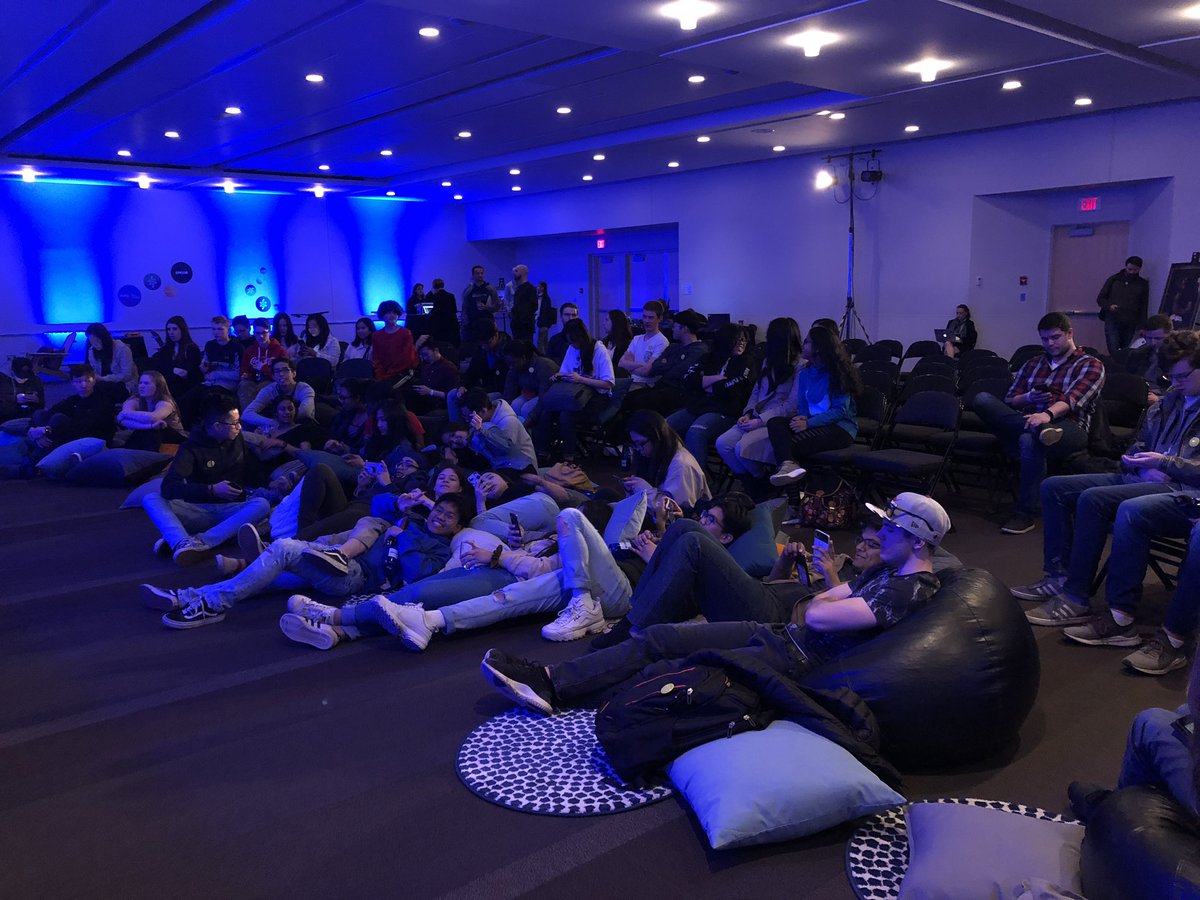 SingularityUCan's tweet image. When talking about the future, it’s important to have young people involved in the conversation. Calling all students! Register for this afternoon and tomorrow singularityyouth.splashthat.com #SuCanSummit #SingularityYouthCan @EPCOR