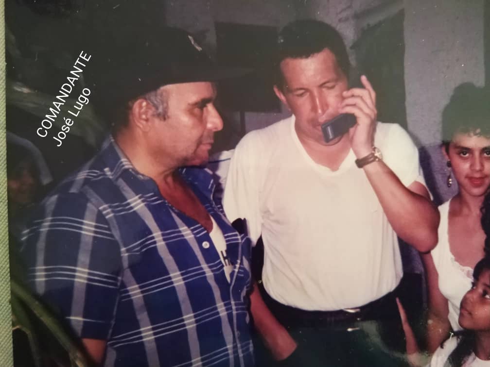 Cmdte. José Lugo, amigo revolucionario del MBR 200, partiste a reunirte con los grandes allá al lado de Jesús y el Cmdte. Chávez. Paz a tu alma amigo, hombre de mil luchas por nuestro pueblo, la bandera revolucionaria ahora está en manos de tu hijo.
La lucha continua, venceremos!
