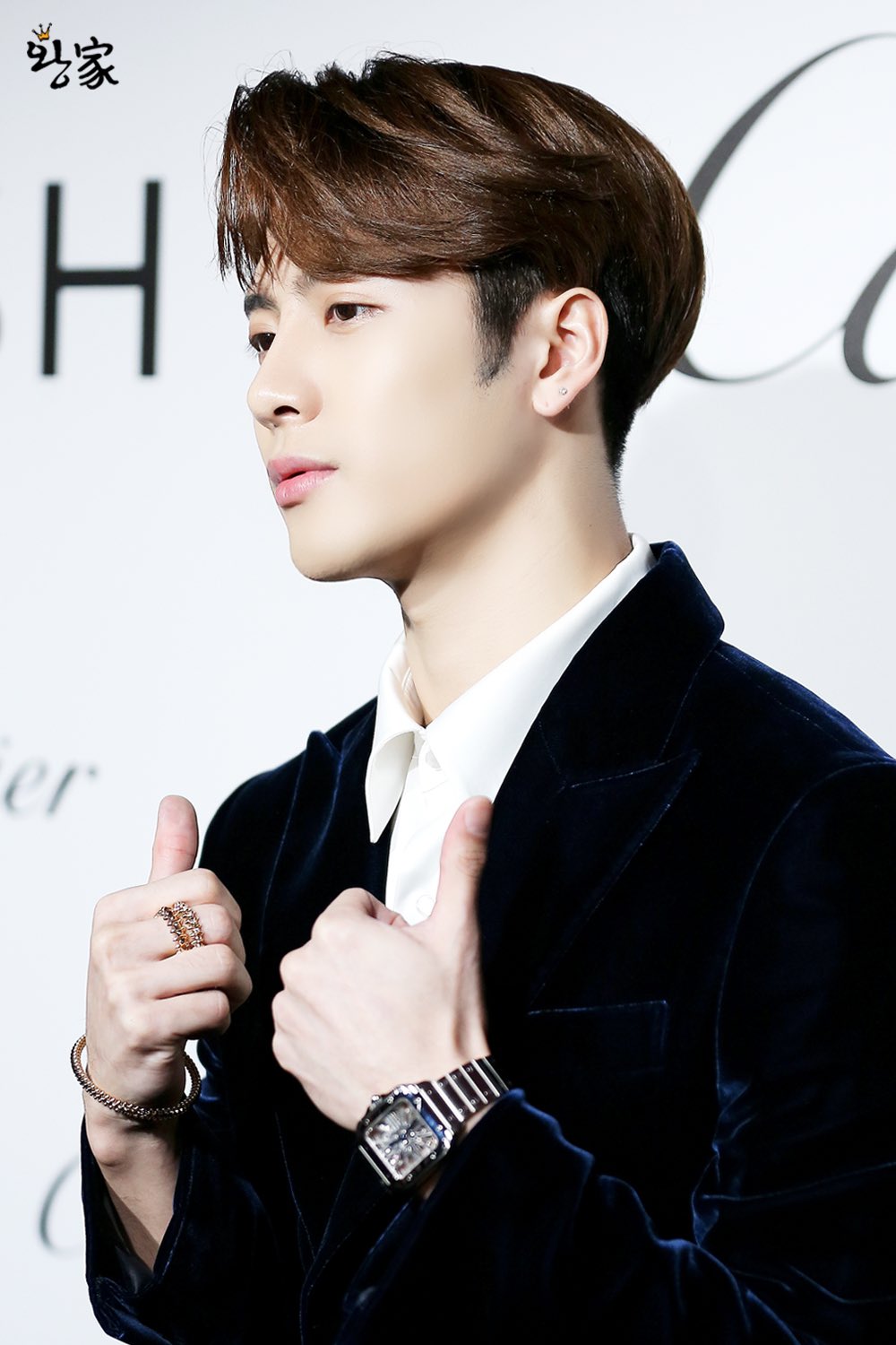 Jackson wang deals cartier bracelet