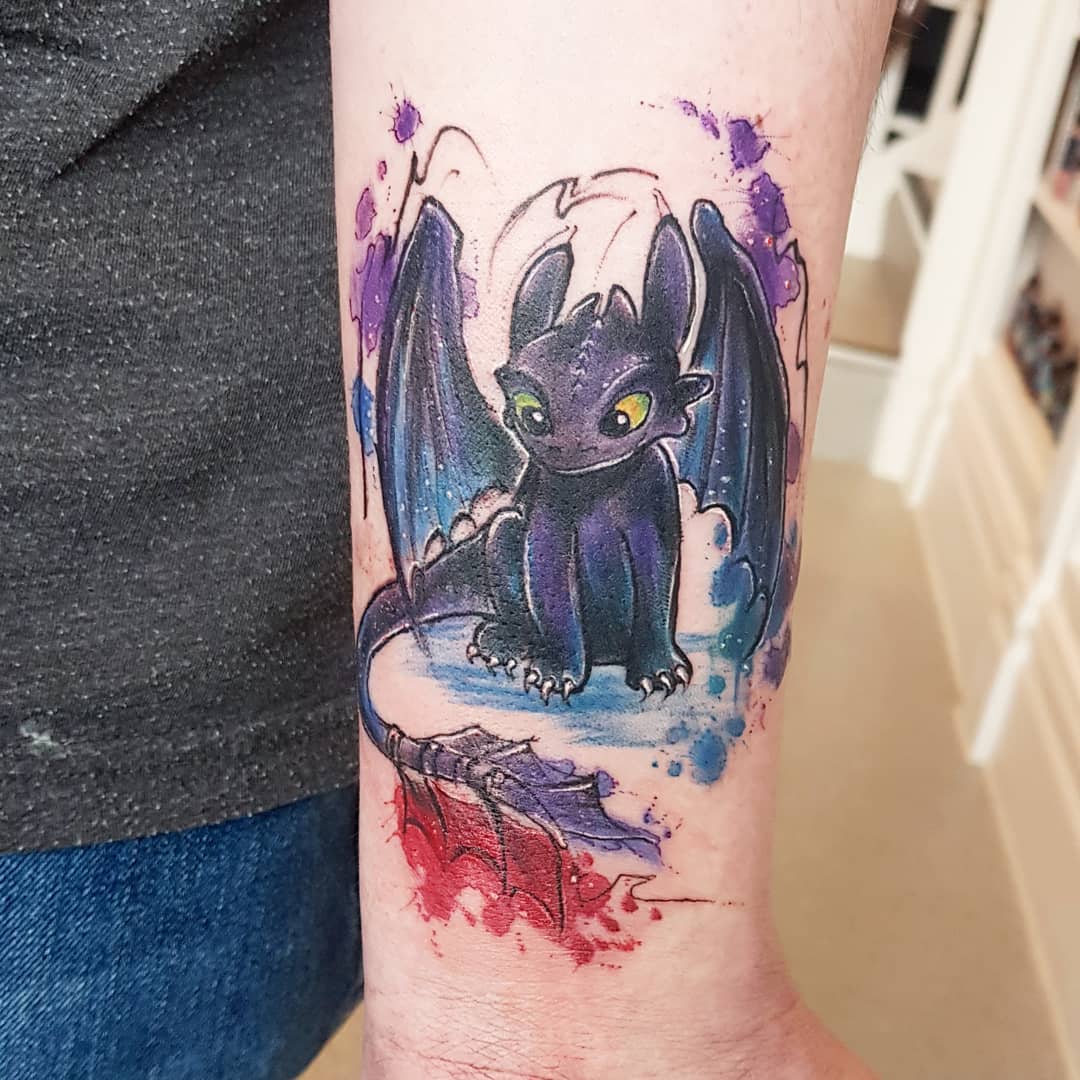Updated vid of my Toothless tattoo. He looks so real. : r/httyd