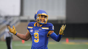 Ourlads_Shonka's tweet photo. #3rddaypick #JordanBrown #SouthDakotaState Has the size & spd combo tms want.Played a lot of traditional outside third & off-man but also experienced in press coverage. In off coverage displayed a traditional backpedal with qk ft & the ability to adjust pace to maintain cushion. https://t.co/r92Jsv99yg