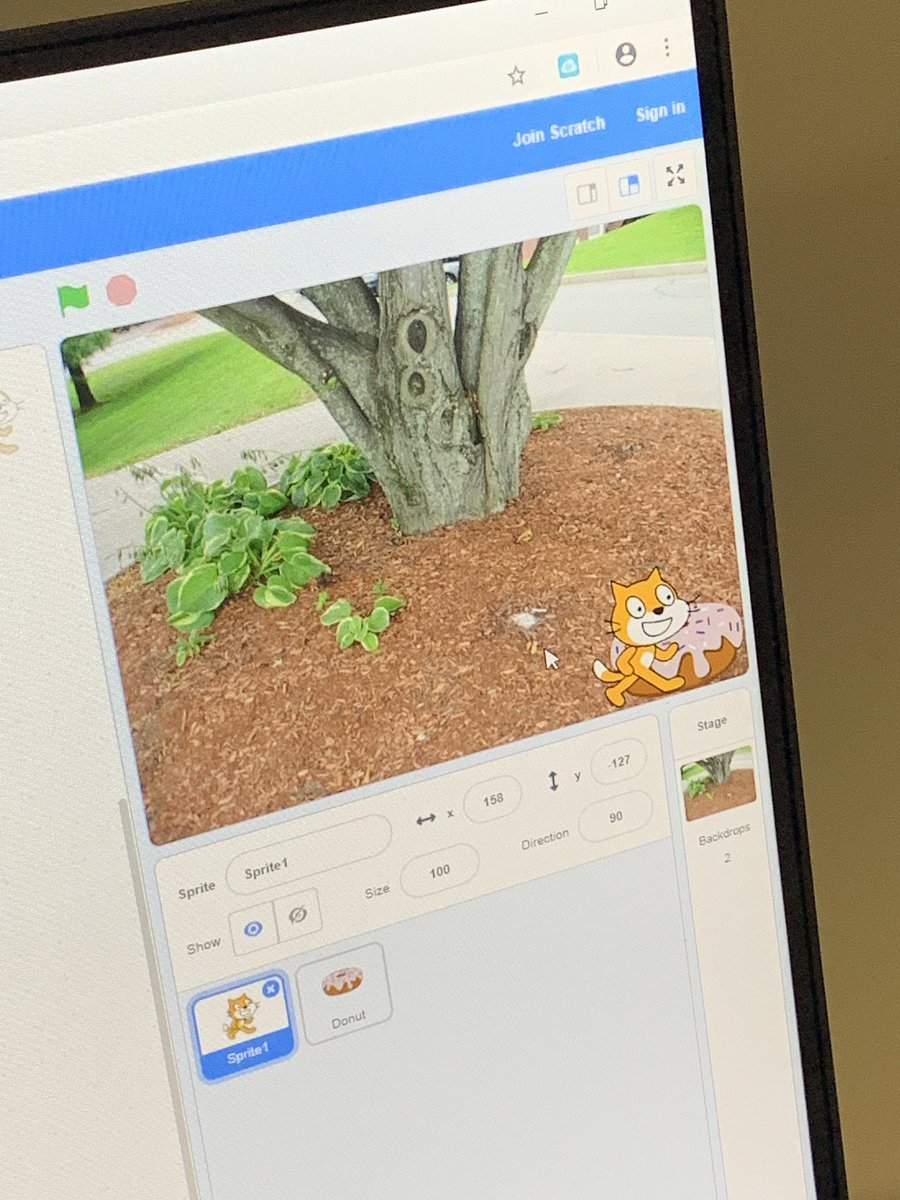Cynthia_EdTech's tweet photo. Students did some simple coding for Earth Day with @scratch. Their character had to step to the food or trash item. https://t.co/KRAn0b9j76