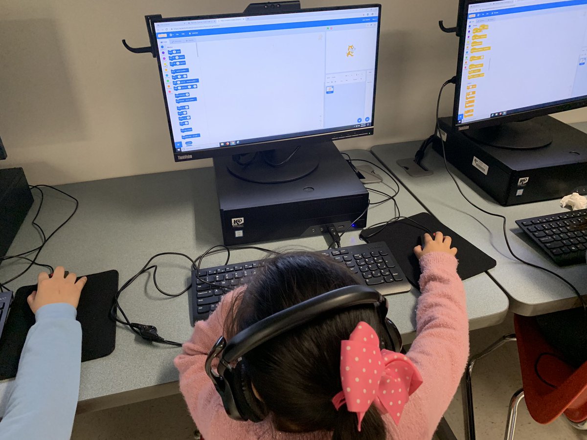 Cynthia_EdTech's tweet photo. Students did some simple coding for Earth Day with @scratch. Their character had to step to the food or trash item. https://t.co/KRAn0b9j76