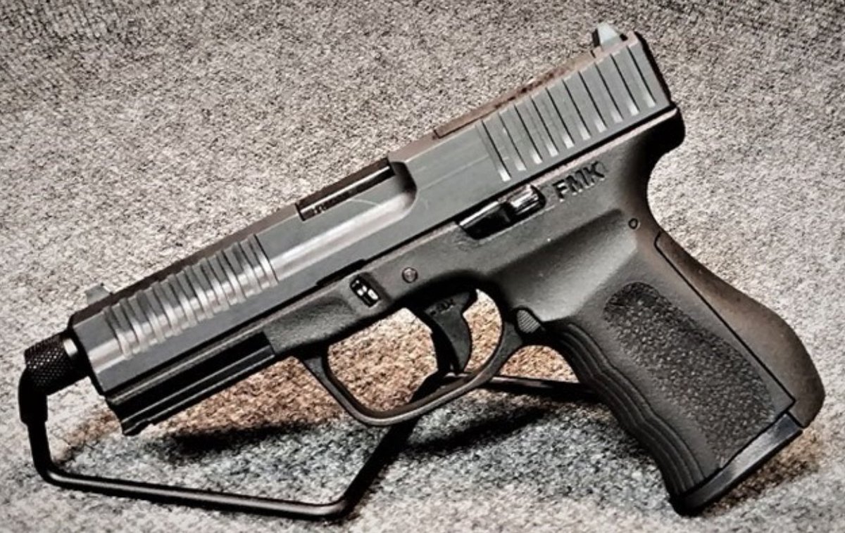 hub_az's tweet photo. Upgrade your EDC!! ->> FMK 9C1 Elite Pro Plus 9mm 4.5" 14rd Black

https://t.co/SfADiNhUbt #thehubaz #thehubTucson  #FMK #Elite #Pro #9mm #EDC #14rds #AZWS https://t.co/PlN8uA0639