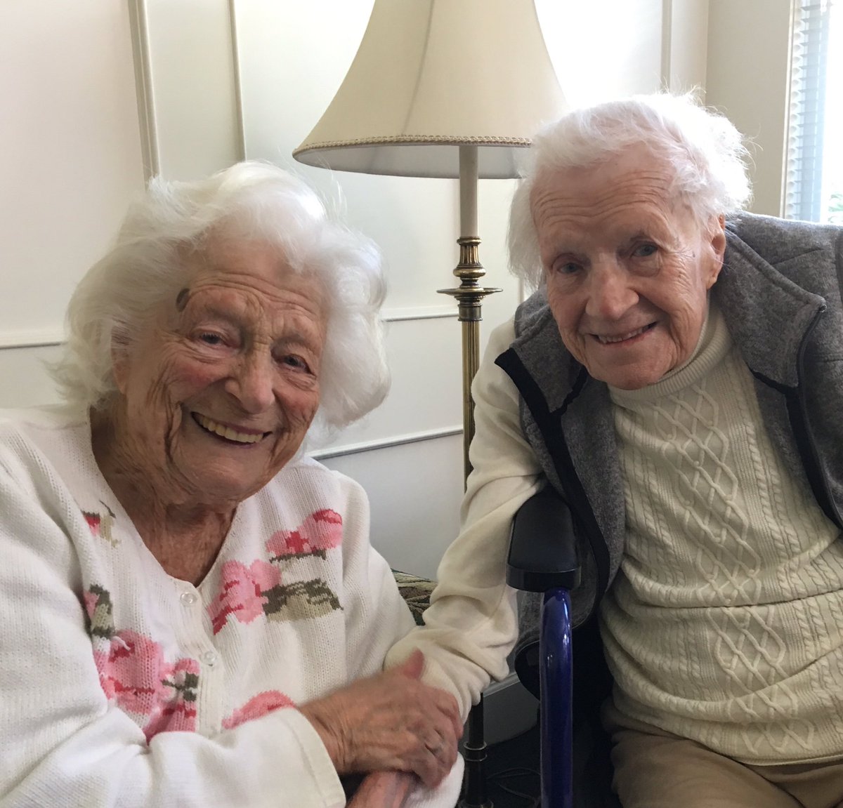 joyedeacon's tweet photo. Happy to see each other again ❤️ https://t.co/18jdY4I9xB