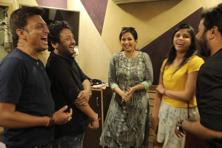 SonaSsg's tweet photo. @shreyaghoshal didi your recording Diaries from #21April2017 for an upcoming Hindi movie titled #Brunie. It almost 2yrs but your melody from it isn't released till now!?
Couldn't hv any idea behind the reasons but my mind freaking out from this musical zone! 😔
#Upset 😔 https://t.co/LyKPYIrDtf