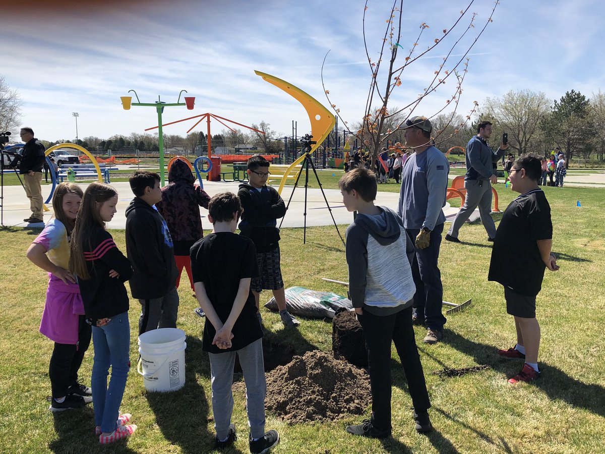 ChuckHughes23's tweet photo. Let the tree planting begin! #npspanthers https://t.co/a2GlxoWQUJ