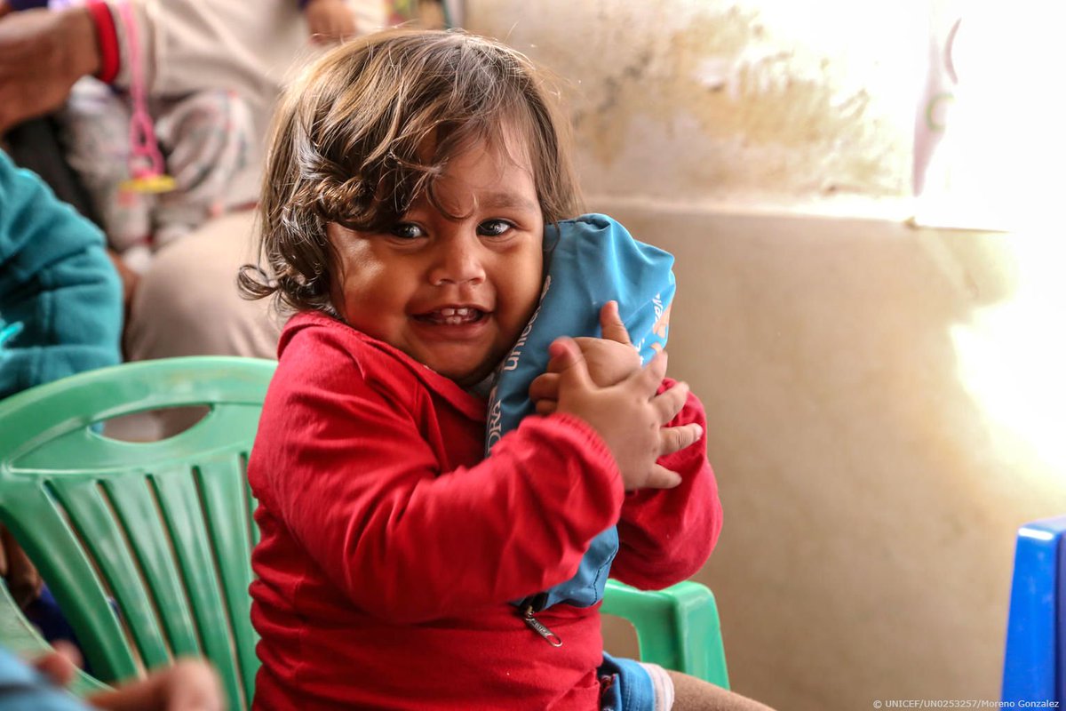 UNICEF's tweet image. Families and children on the move seek a better life for themselves and their loved ones, like one-year-old Aranza and her mother when they left Venezuela. 

Their rights must be upheld. #AChildIsAChild
