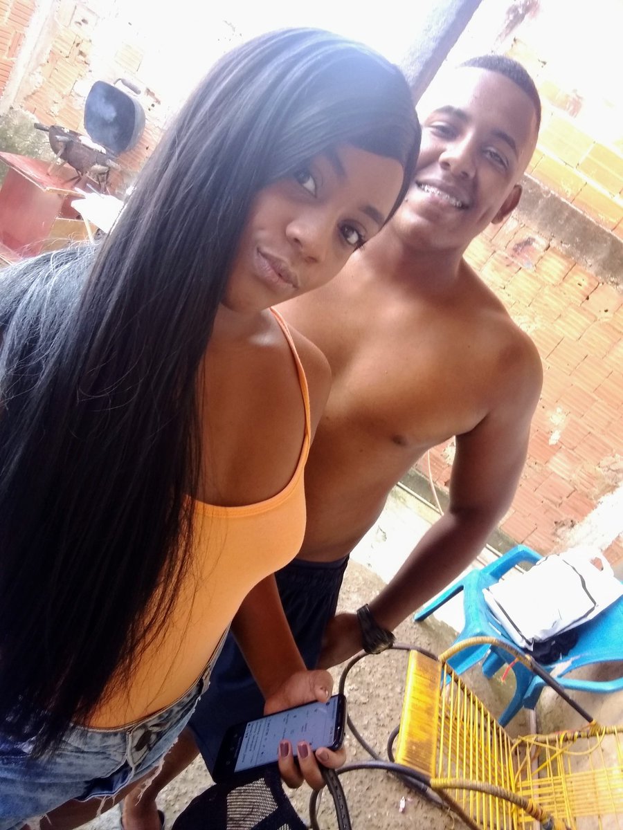 Robsonsousa43's tweet photo. 1 é pouco 2 é é bom 👫
#Pretaaa 😍😍 https://t.co/rRm81sNxdz