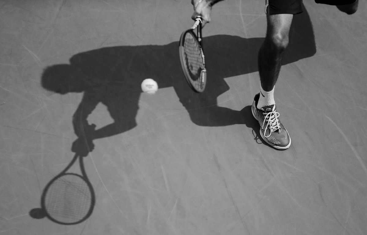 usopen's tweet photo. 👤🎾❓

Guess who...

📸: 𝟸𝟶𝟷𝟺 ᴜs ᴏᴘᴇɴ https://t.co/qymak6qnGa