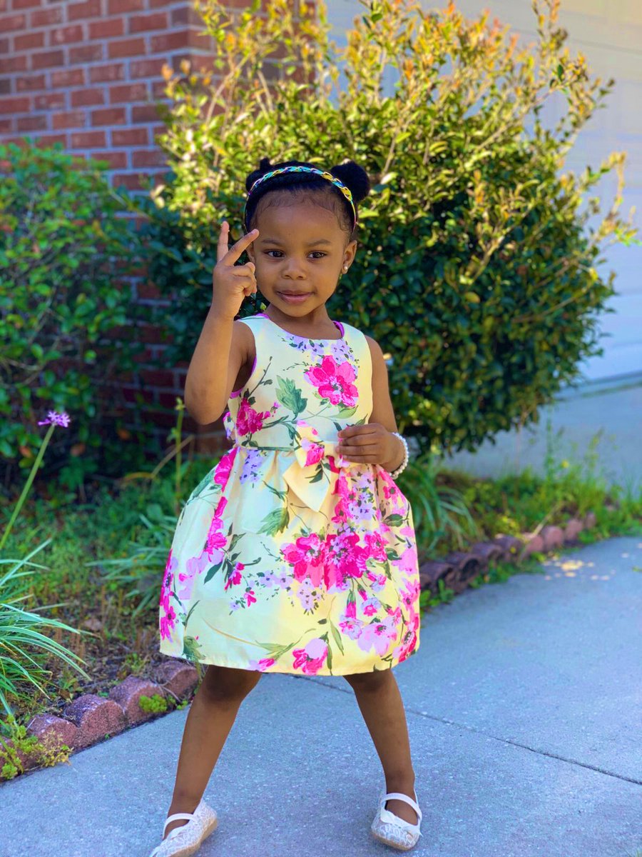 RodTheGod919's tweet photo. 🐰💛🐰💜🐰💛🐰 #Easter19 https://t.co/jwYJNwySVf