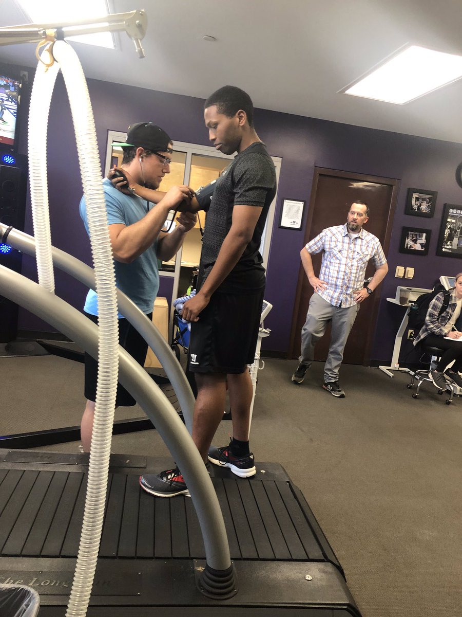 EXSS_UMHB's tweet photo. Last week, Dr. LaBounty’s Exercise Physiology class spent some time in the @EXSS_UMHB learning about VO2 Max testing.
.
.
.
#umhb #exss #umhbexss #exphys #exercisephysiology #exercisescience #exercisetesting #VO2Max #humanperformancelab #nerdout https://t.co/L2eZ3YQ7r5