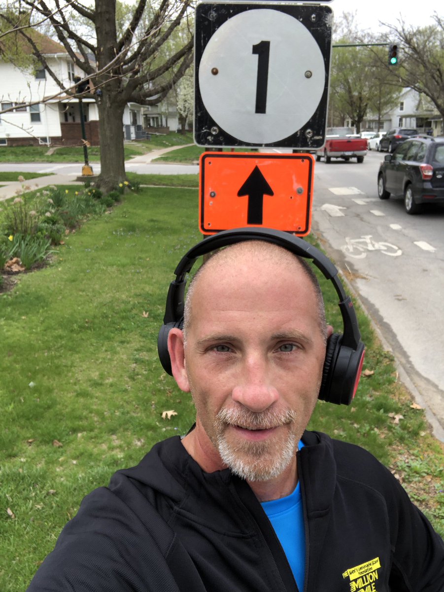 humanetchsketch's tweet photo. 23) today’s 7.97 mile run goes to #fifi, #andy and #elsa &amp; all those w/same name. 
@TheRockinR13 @UIchildrens @lobke_marsden @andygrammer @AndyRichter @elsamariedsilva 
Month:122.50 mi
Year:423.90 mi
#childhoodcancerawareness
#Humanetchasketch 
#runforarmstrong
#questto800names https://t.co/UDroFVHvcn