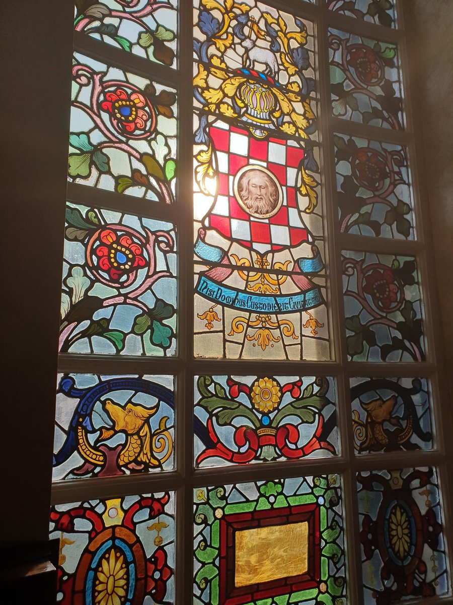 NJM71's tweet photo. How lovely 🤩 #quebecs #leeds #stainedglass https://t.co/EkQlfekjGO