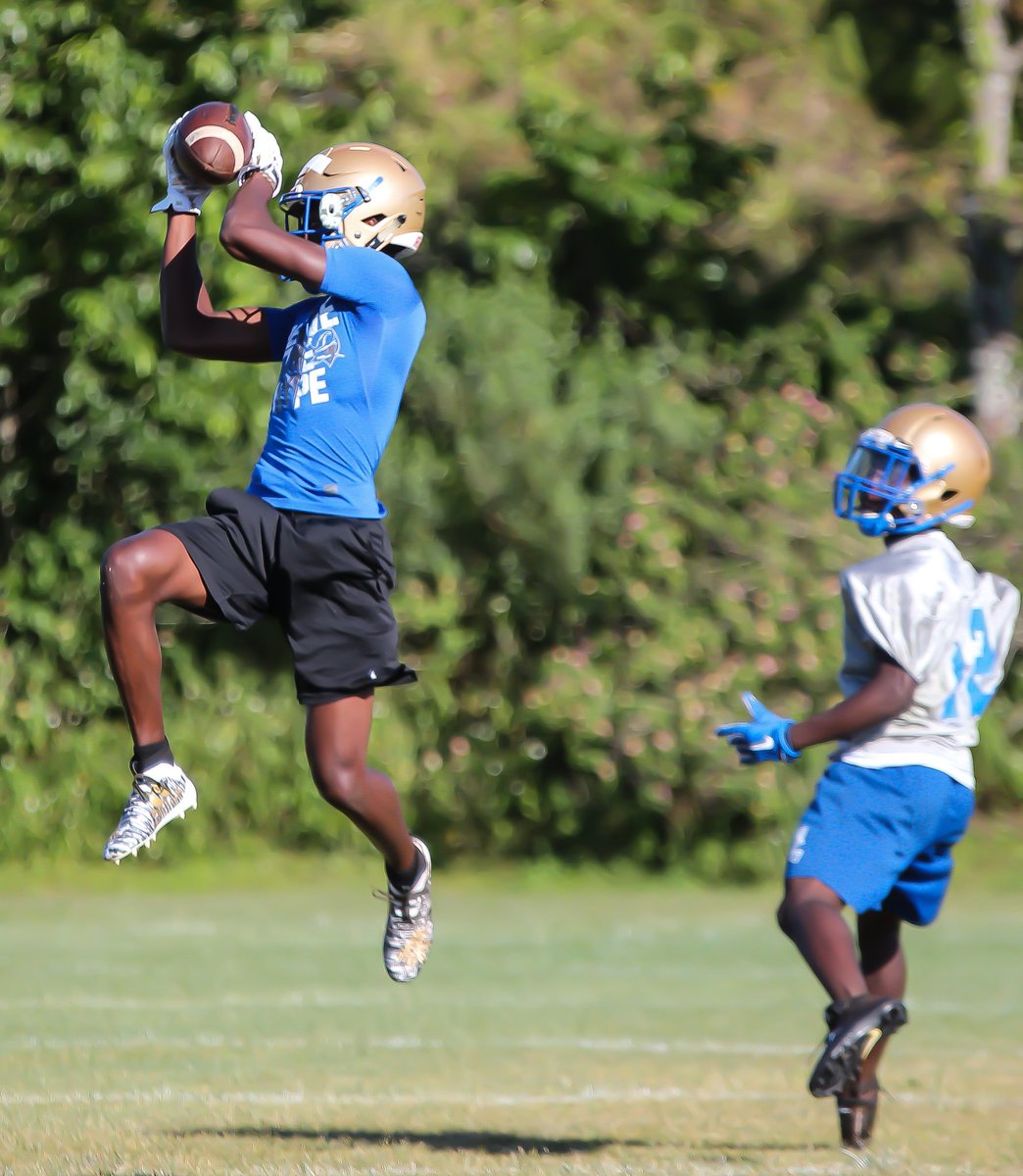 byrayboone's tweet photo. Scenes from Day 1 of @MAINLANDBUCS' spring football practice. https://t.co/bBWzuBZ3fs