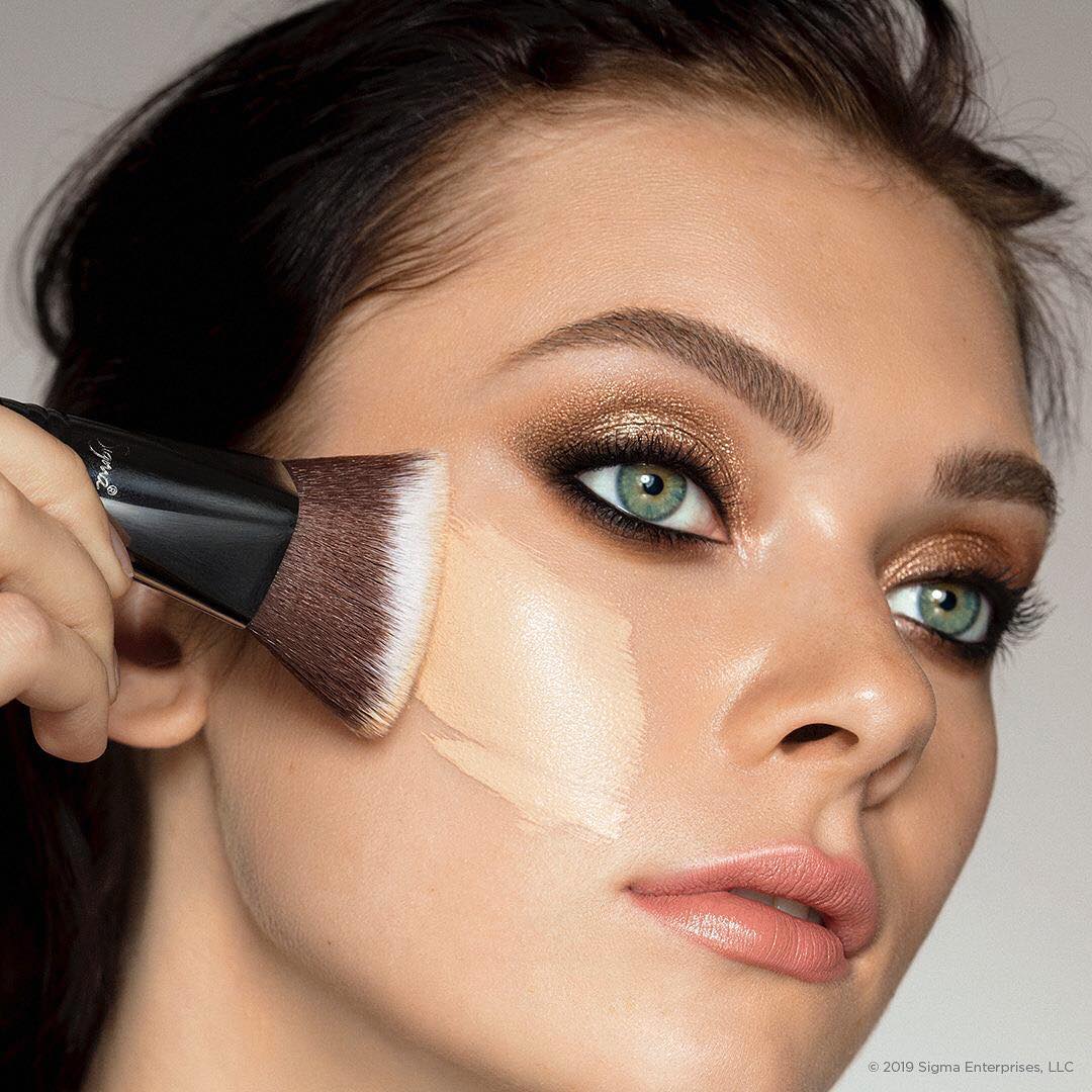 Do you apply your foundation before or after your eye makeup? 🤔 Create a flawless complexion using with our 3DHD Max Kabuki Brush to apply your liquid, cream or powder products. #sigma #sigmabrushes 

Makeup by <a href="/notamagicwand/">Jordan Liberty</a>
Hair @ValsBeautyBox
Model Jordan Stone