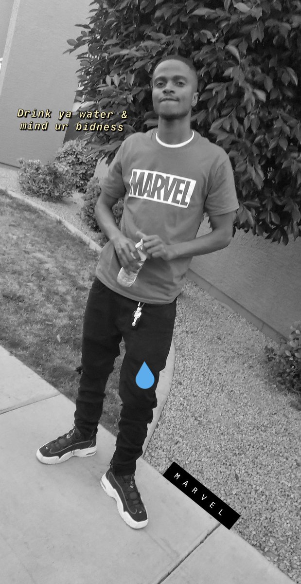 flyberianteyo's tweet photo. Drink Ya Water💦 & Mind Ur Bidness😎 #LibPekin🇱🇷 https://t.co/jV5tRm5Qqf