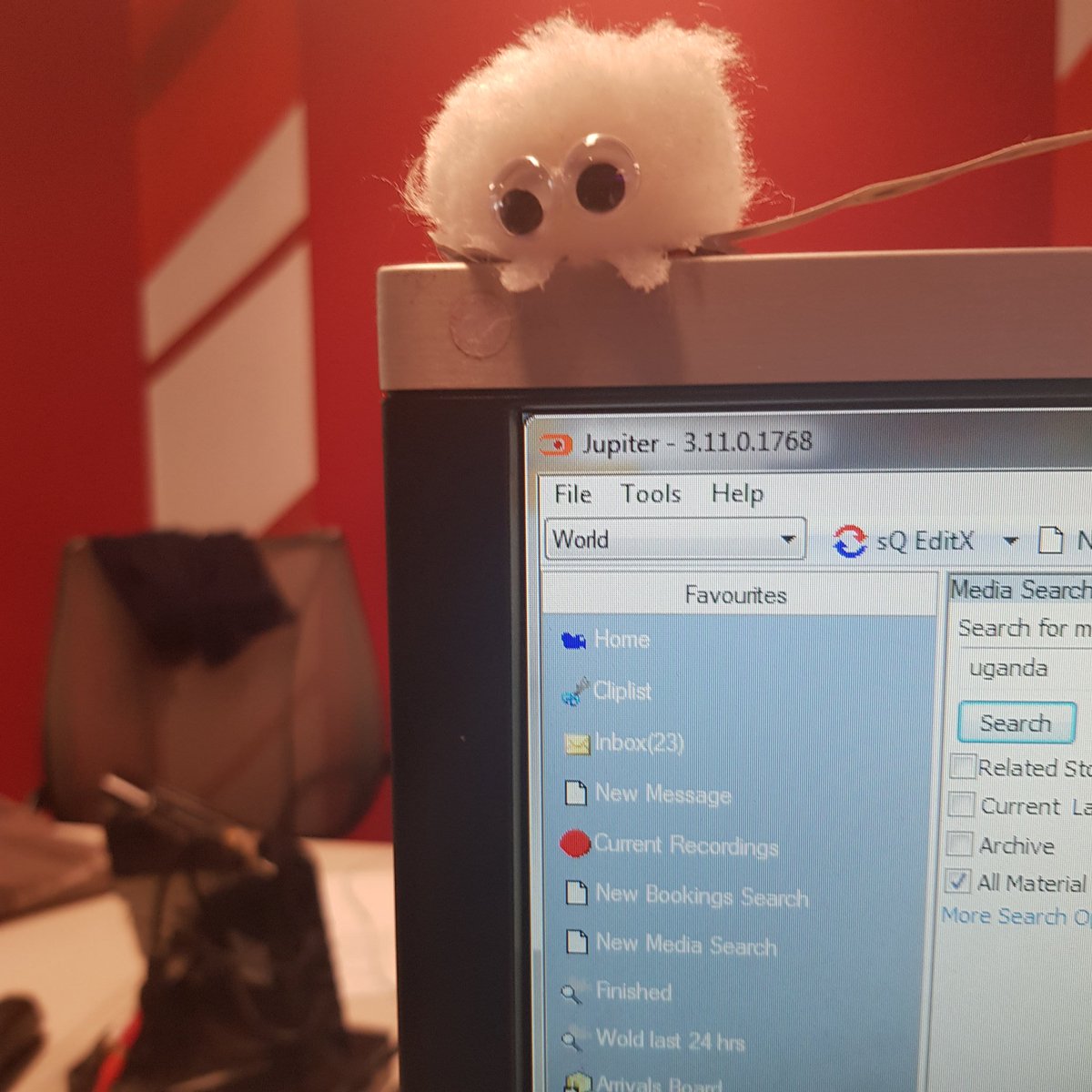 okwoche's tweet image. This little fella has sat on my desktop for years and I still don&apos;t know his name so I&apos;m now going to call it, #Whachumacallit! #WorkMusings #IshouldBeWorking