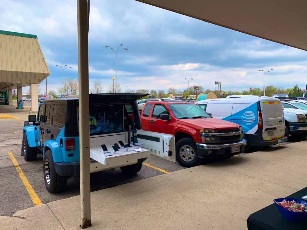 Construction can’t stop us, always Ready to Go! Partnering with our soon-to-open location in Lima! 🚙#ATTEmployee #LifeAtATT #ATTEMP  #bEASTRegion #MobileMadness #MobileTakeOHver #avitOHrs #LetsGaux #grOHio #OHPAcalypse #winthewhOHlething