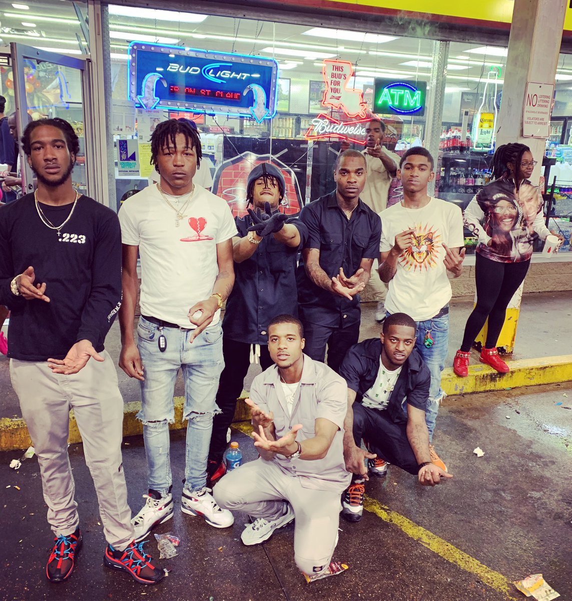 BleekMode900's tweet photo. fuxk Around and Hit yo Mans up💨30shoys He kant stand Up💪🏾 #BleekMode #DleaGang #🖕🏾ANigga9x #FreeWoothy https://t.co/CbPqfQxDJj
