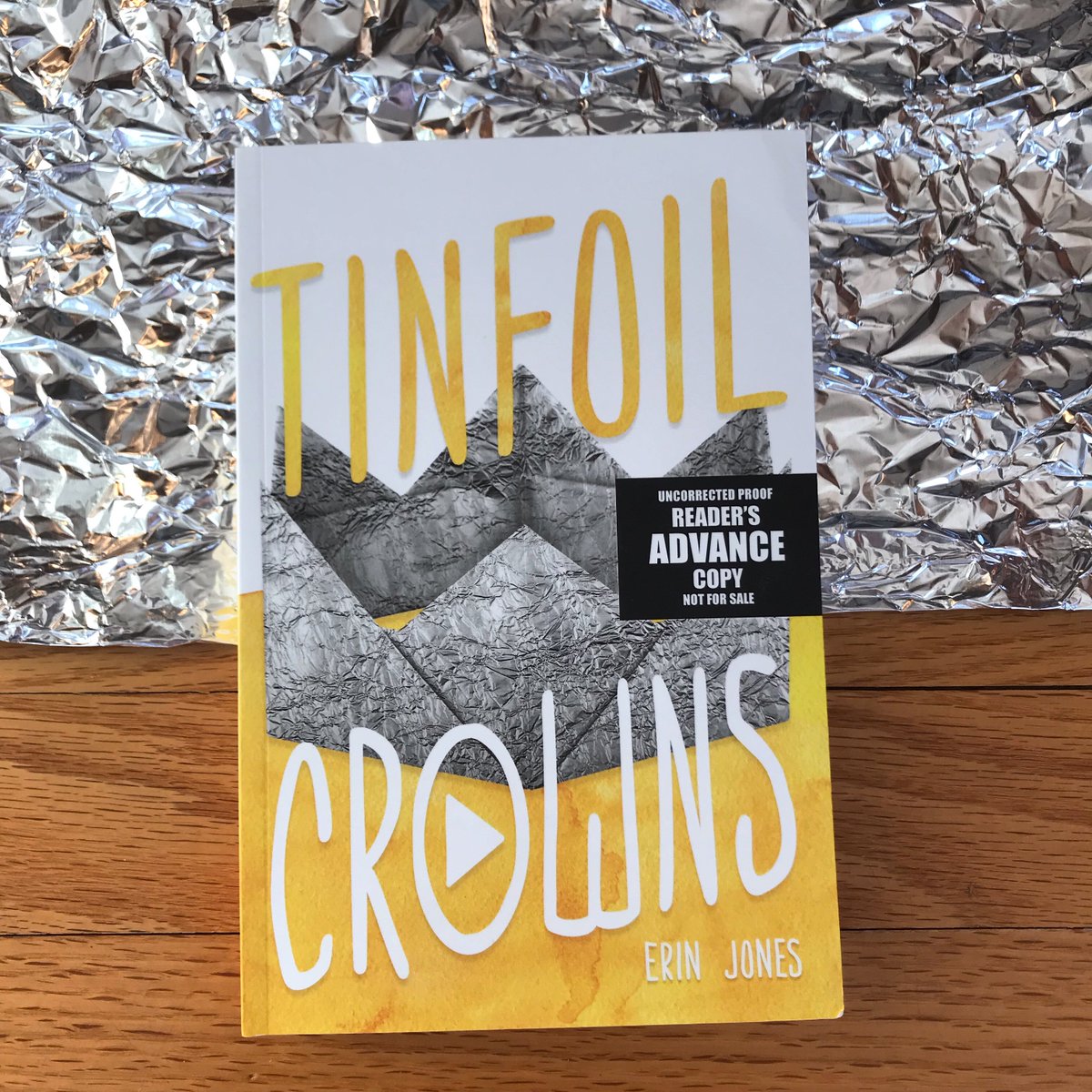 jonese9's tweet photo. in honor of #WorldBookDay (and it being two weeks until my book comes out) im doing a giveaway! RT and follow for a chance to win a signed copy of TINFOIL CROWNS! (and who knows, maybe ill throw in a watercolor of the moon for the winner, too!) open until 4/25! https://t.co/pIexamSoEp