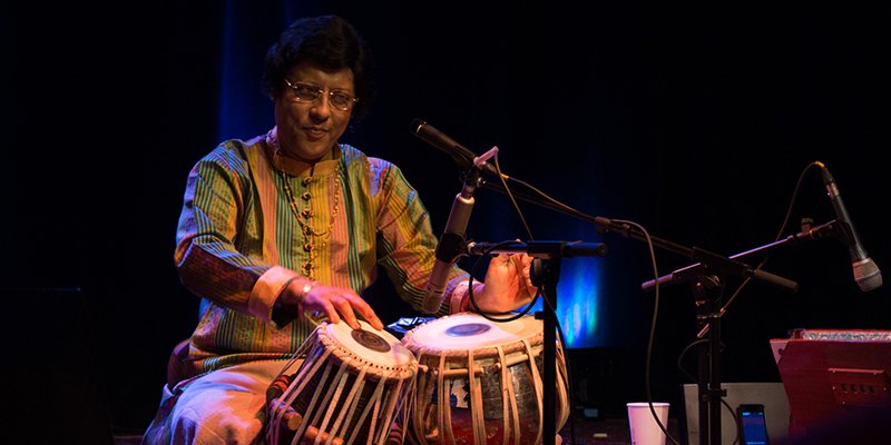 smallworldnotes's tweet image. One of the world's pre-eminent tabla players Pt. Anindo Chatterjee joins us @YoungplaceTO #smallworldmusiccentre with special guests May 17, 8PM! Presented in association with the Riyaz Institute of Hindustani Music as part of our #AsianMusicSeries Info: bit.ly/2DvjRBF