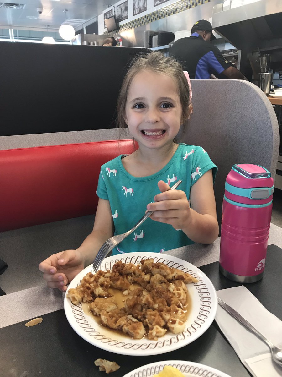 hilarywperry's tweet photo. First real meal post #twintonsillectomy @WaffleHouse #ateeverybite @paulmartinperry https://t.co/FHrH8yP2lV