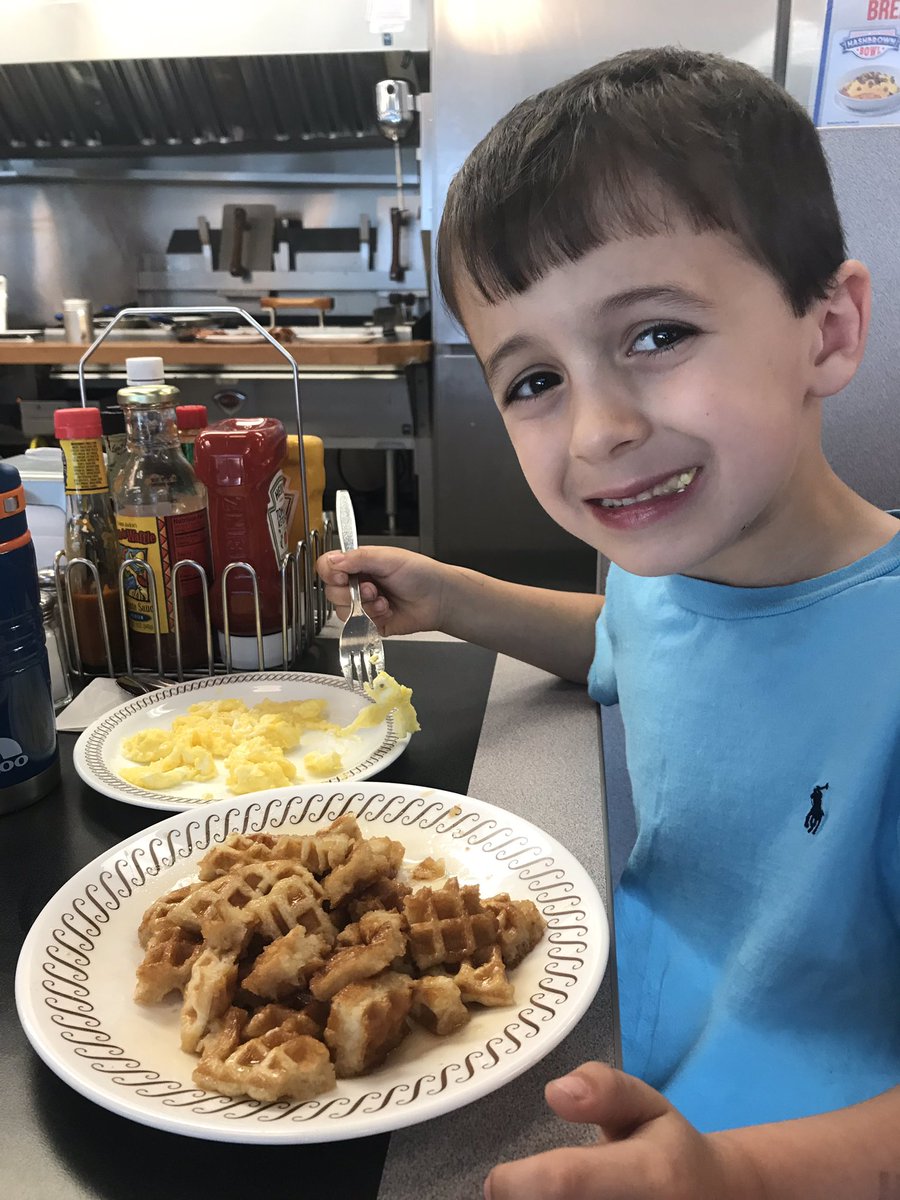 hilarywperry's tweet photo. First real meal post #twintonsillectomy @WaffleHouse #ateeverybite @paulmartinperry https://t.co/FHrH8yP2lV