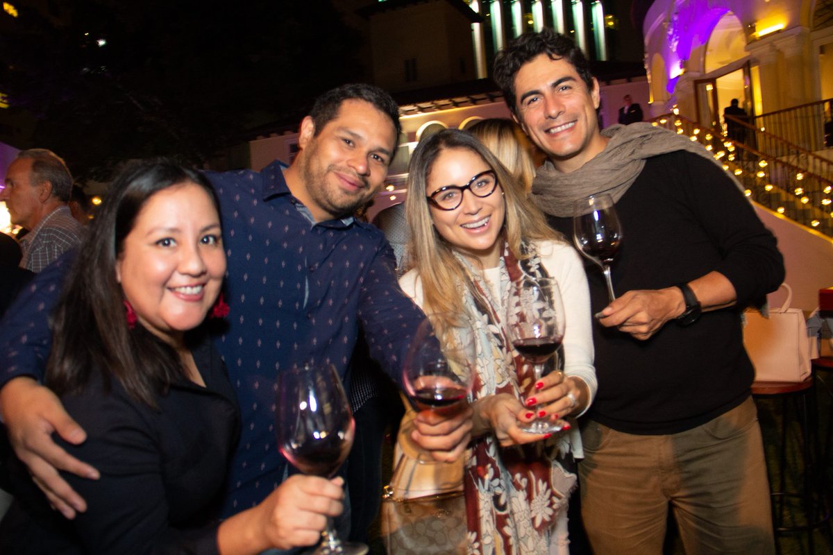 ¡Más de 350 personas disfrutaron el #Malbec de 27 bodegas de Argentina y de los clásicos de nuestro rock en vivo! Así vivimos el #MalbecWorldDay en el Country Club Lima Hotel con la "Gran Fiesta del #MalbecArgentino". 
📷 Chequea aquí las fotos > facebook.com/pg/winesofarge…