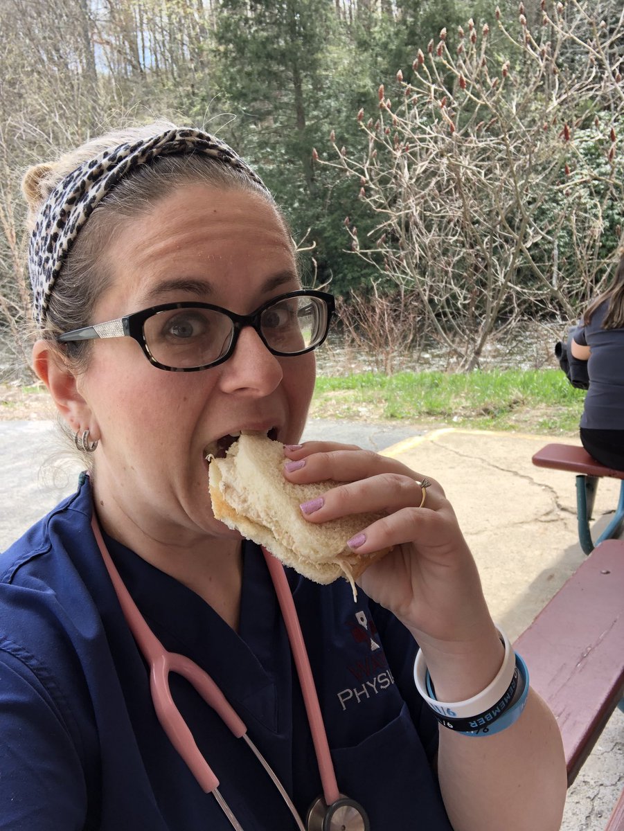 ThatClinical's tweet photo. Loving this #lunchbreak #spring #weather today! #nurselife #nursetwitter #ThatClinicalInstructor https://t.co/LRsuKkiGpj
