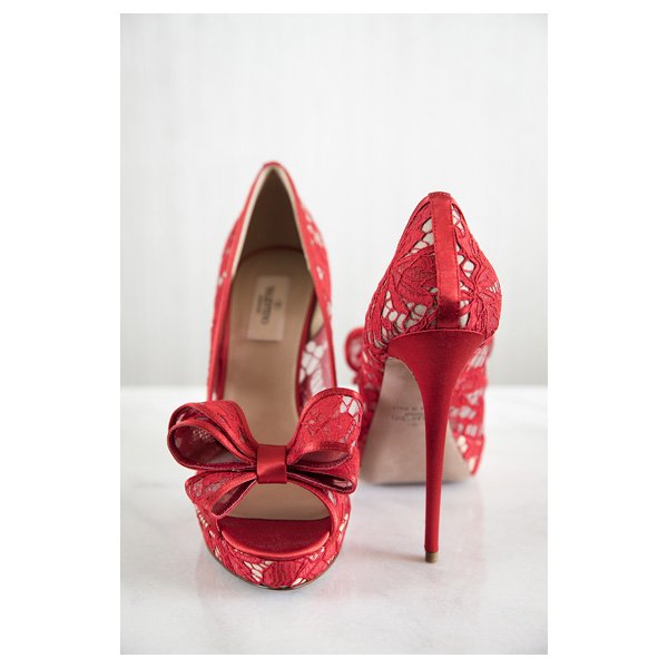 How great are these wedding shoes?!? #weddingshoes #weddinginspo #sf_wedding_photographer #nontradionalwedding #redshoes