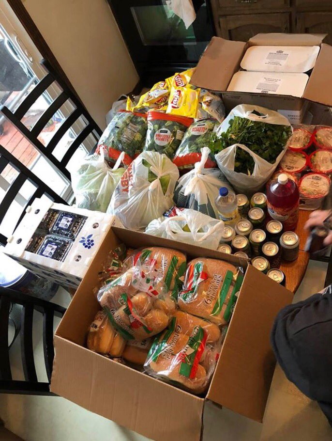 MrsMingori512's tweet photo. @ApacheIS512 Families...There is a mobile pantry event at @_MerriamPark (6100 Martin St.) on Sat 4/27 from 7-8:30am. No ID needed, drive through, pick up food &amp; fresh produce! #SMSDrightnow #ApacheIS512 https://t.co/NYho1JhAHt