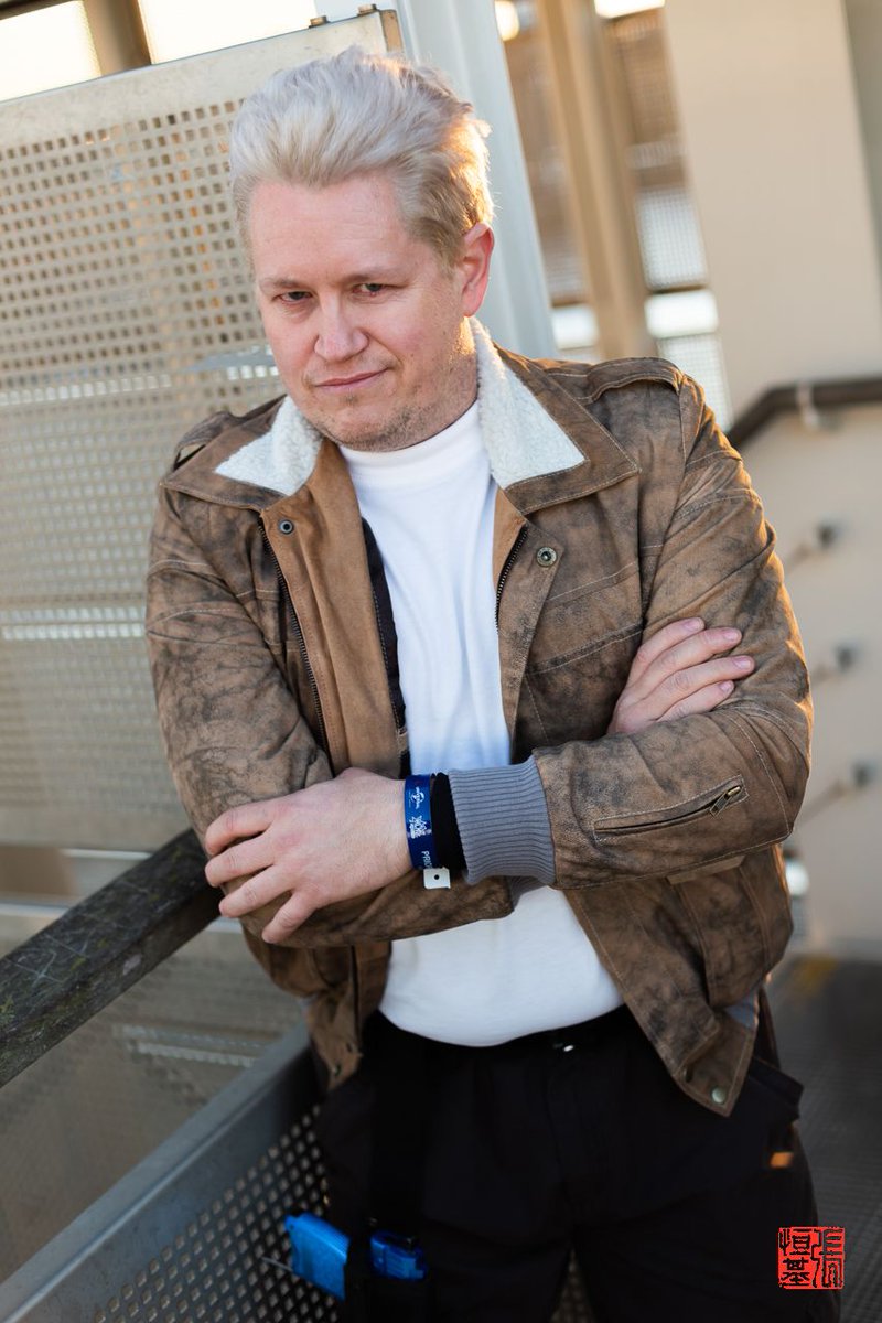 FoodAndCosplay's tweet photo. "Don't know. I just like strays and they like me." - Batou / Ghost in the Shell
#cosplay by @Caelien
Photos by @FoodAndCosplay
Taken at @MCMComicCon London 18
#ghostintheshellcosplay #ghostintheshell #gits #cyberpunk #cyborg #hacked #batou #batoucosplay
https://t.co/Lll7IzIKfQ https://t.co/JmzdelnDeN