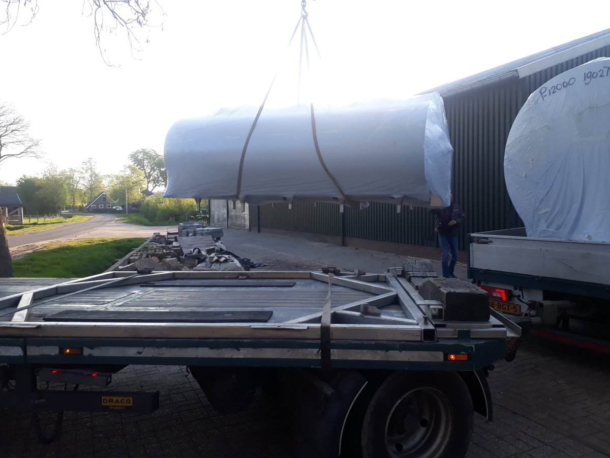 ArdEshuis's tweet photo. Voorbereiding op laatste fase #projectLelyA3_A5 , aankomst nieuwe melkkoeltank van #Paul_Mueller O4000 met een maximale inhoud van 16.000 liter.. Donderdagmorgen plaatsing.. #Boetech komt gelijktijdig RVS melkleiding plaatsen en aflassen.. https://t.co/Z29H3VgV3d