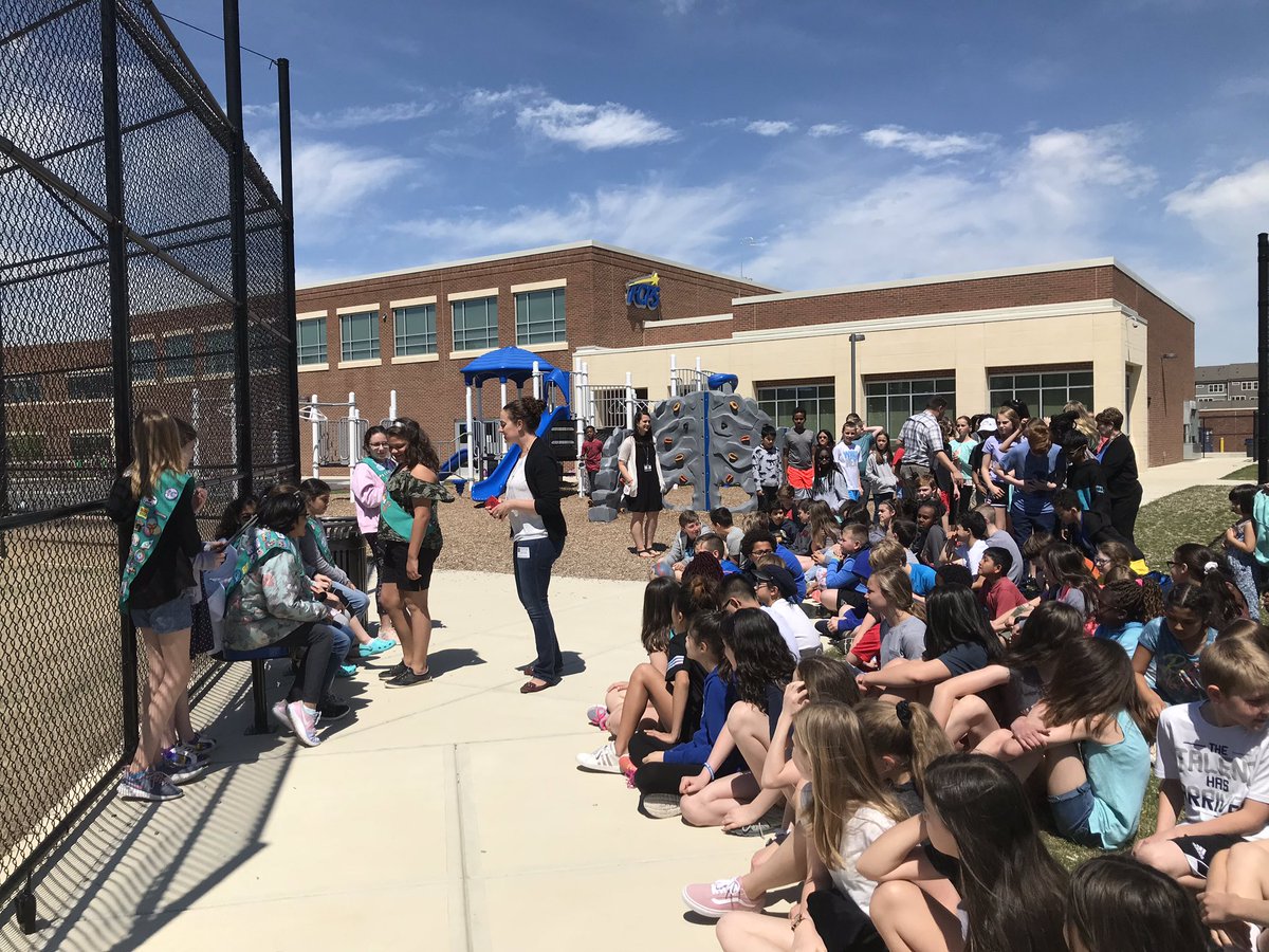 TessBlumenthal's tweet photo. Dedication of our buddy benches. Thank you Girl Scout troop 81026! A lasting legacy! Congratulations on completion of your Bronze Award. https://t.co/uIoCdUpDSe