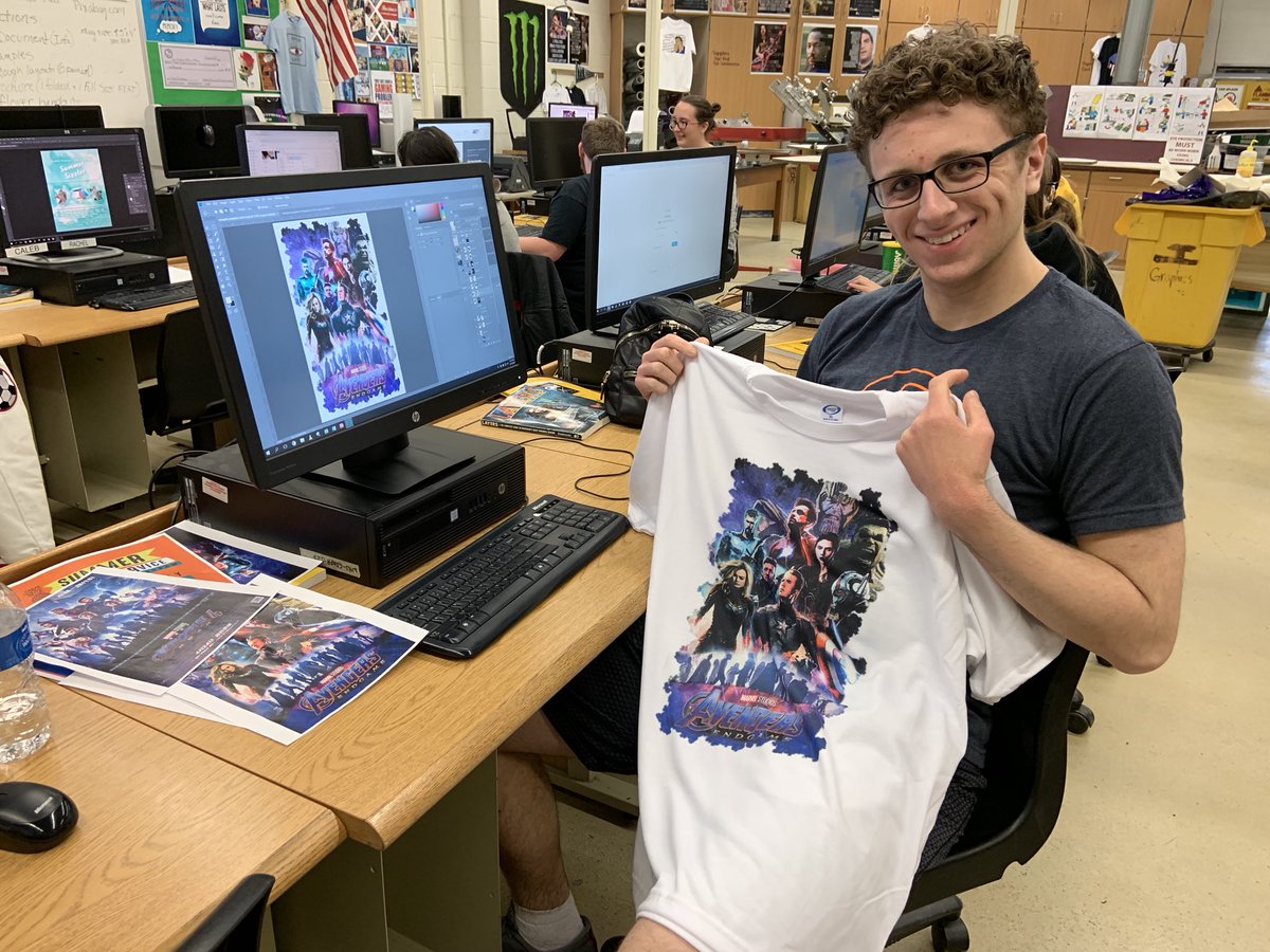 WHSGraphicArts's tweet image. Using his Adobe Photoshop skills, Will created an amazing design. The bonus is turning his design into a marketable product! (That he gets to keep btw) #graphicdesign #printingmethod #dyesublimation #WhyWBSD @WoodhavenHigh @phmswarriors @WHSGraphicArts